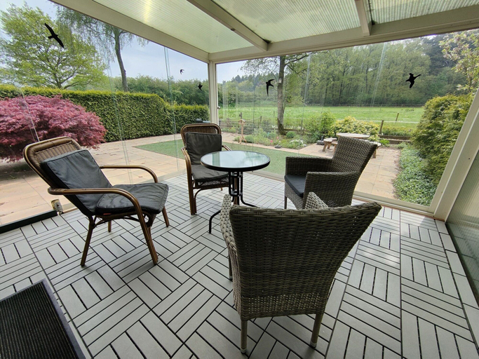 Others 5, Glass Veranda Chalet in nature, Barneveld