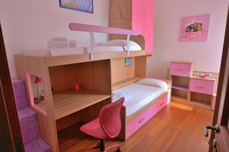 Bedroom 2, Orange Apartment In Marciaga di Costermano, Verona