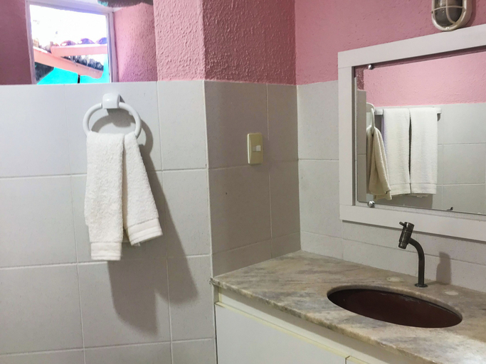Bathroom 4, Pousada Sarafina, Salvador