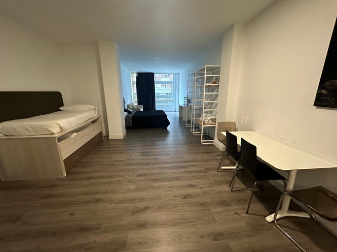 Others 5, Apartamentos R&K 26B, Vizcaya