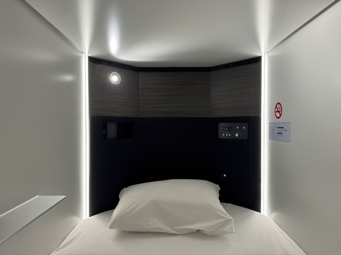 Bedroom 5, Capsulehotel Suzumoriya, Sumida