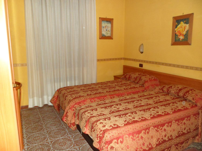 Others 3, Motel Tempio, Salerno