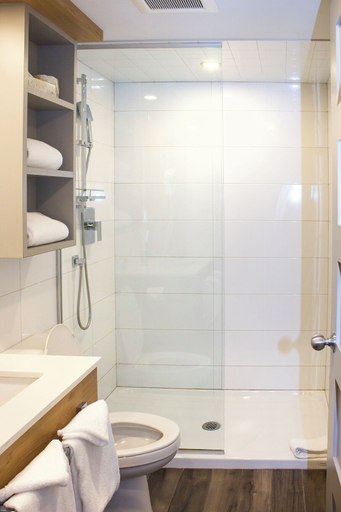 Bathroom, Motel Ideal Lajeunesse, Montréal