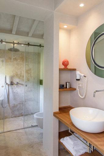 Bathroom 11