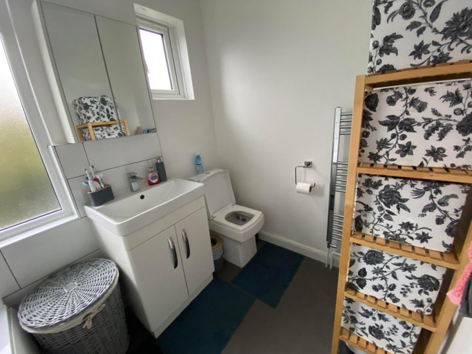 Others 5, Double Bedroom in Sudbury Hill Wembley - 10 mins from Wembley Stadium, London