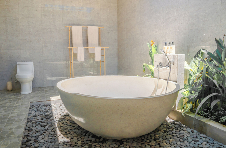 Bathroom 9