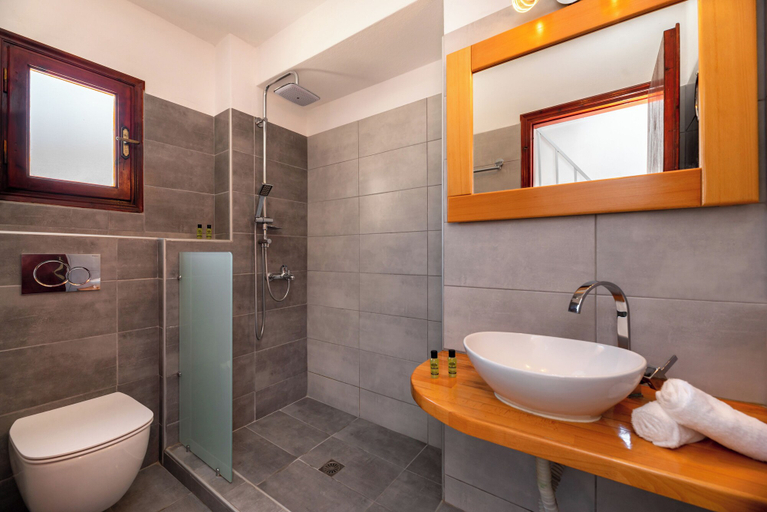 Bathroom 3, Marina's studios, South Aegean