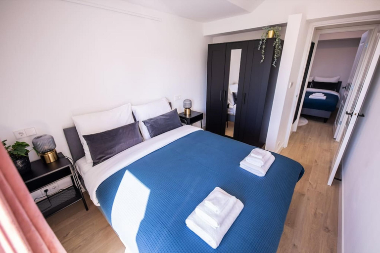 Bedroom 2, Nb304/306 3BR Serviced Apartments, Rotterdam
