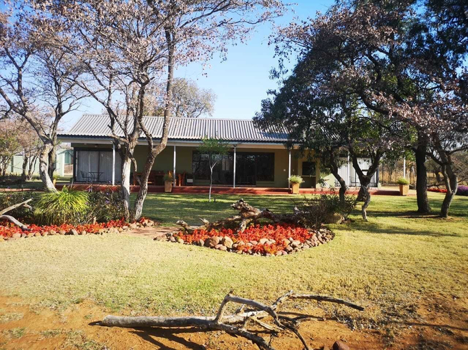 Others 5, Crimson Bush Lodge, City of Tshwane