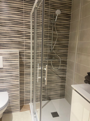 Bathroom 5, La renaissance, Ardèche