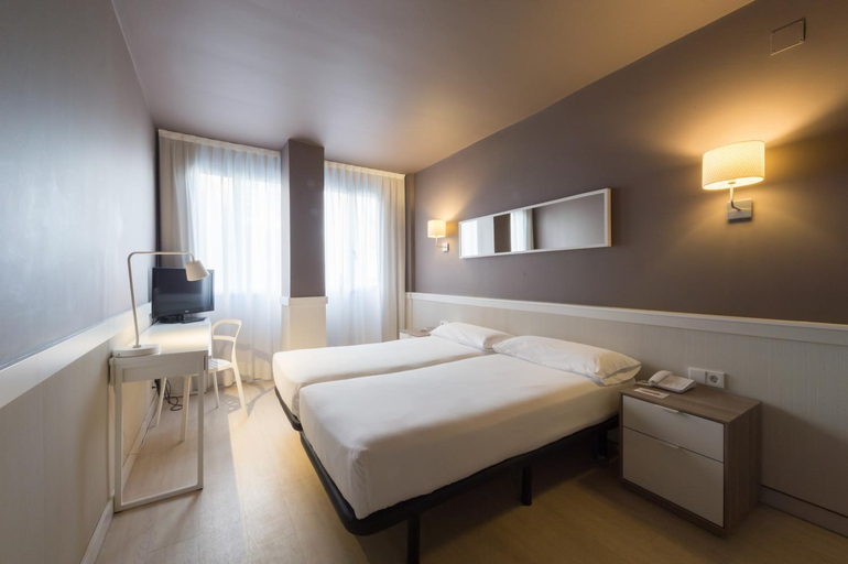 Bedroom 3, Hotel Paralel, Barcelona