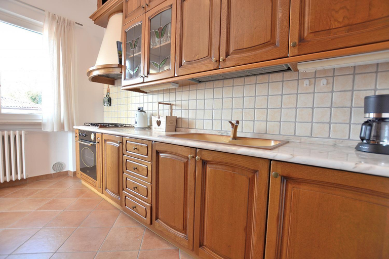 Others 3, Orange Apartment In Marciaga di Costermano, Verona