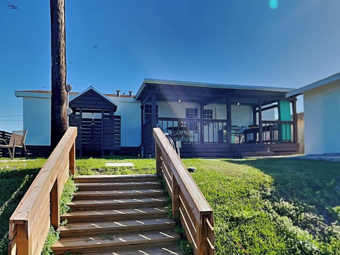 Exterior & Views 2, The Tipsy Trout, Aransas