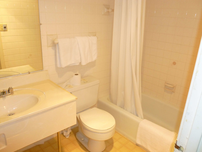 Bathroom 3, Guest Keeper Inn, Van Wert