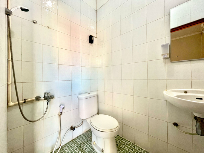 Bathroom 18