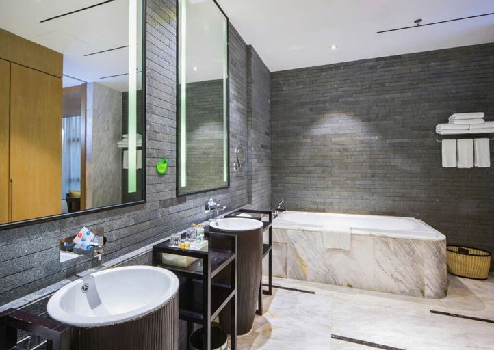 Bathroom 10