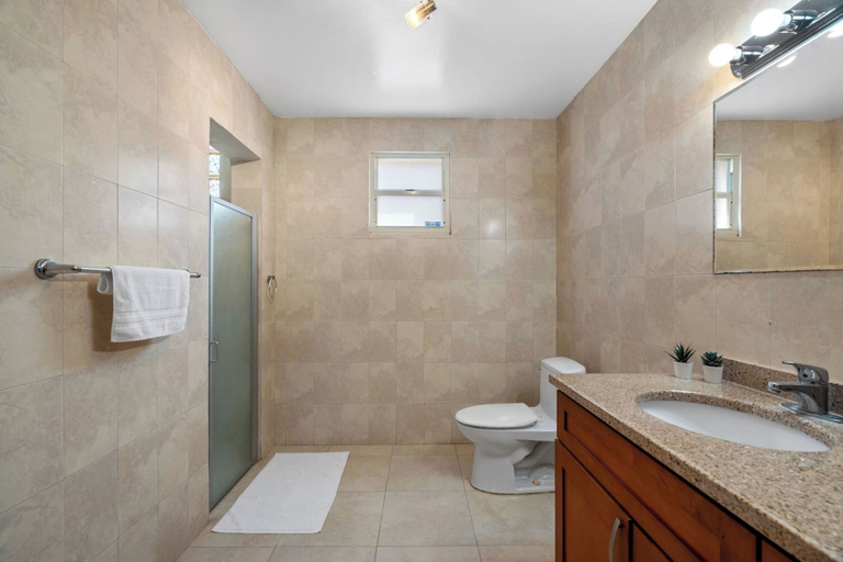 Bathroom 4, Cacique by Otium