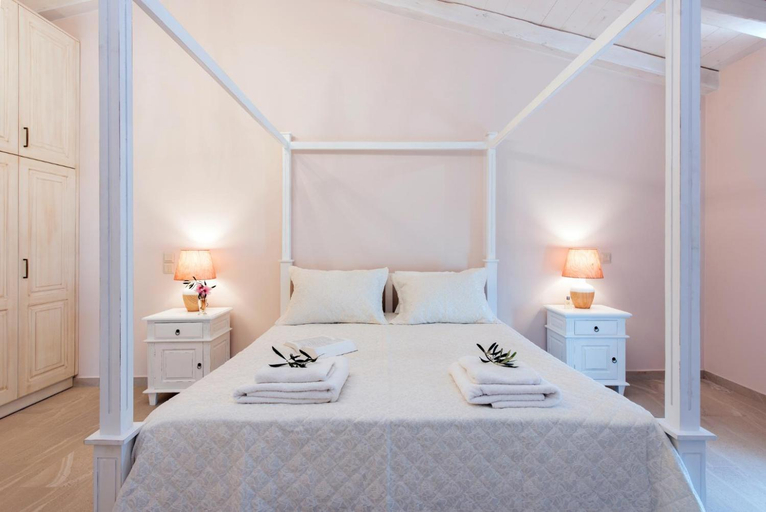 Bedroom 2, Villa Frosso, Ionian Islands