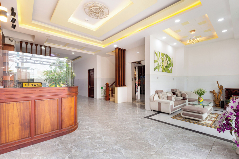 Others 5, Luxury Hotel, District 12