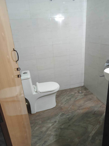 Bathroom 2, Hotel Greens, Uttara Kannada