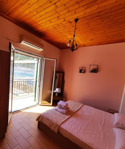 Bedroom 2, Fabulous apt. w breakfast near the sea, Ionian Islands