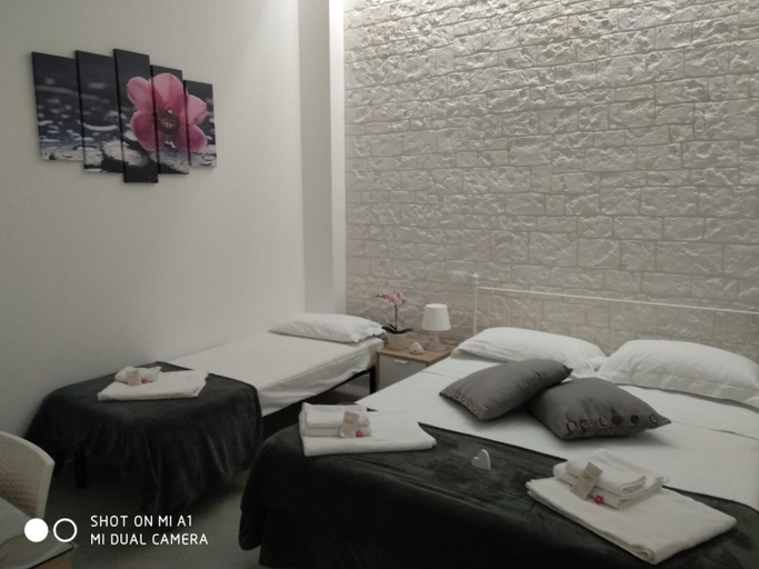 Others 3, B&B Il mandorlo, Bari