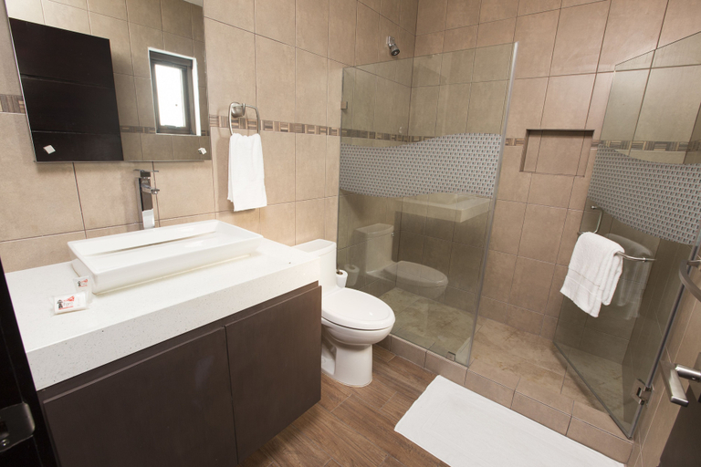 Bathroom 4, Hotel El Faro, Taxisco