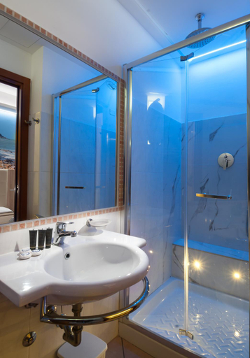 Bathroom 4, Lido, Rimini