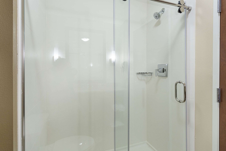 Bathroom 4, Pennant Hotel & Suites, East Baton Rouge