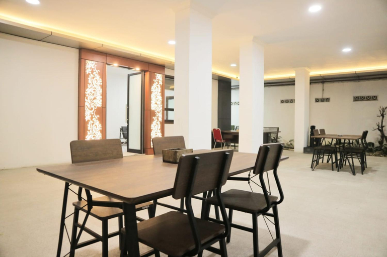 Food & Drinks 4, Hotel Bhakti Syariah, Padang