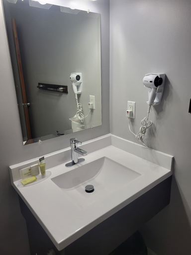 Bathroom 4, Grenfell Heritage Hotel & Suites, Division No. 9