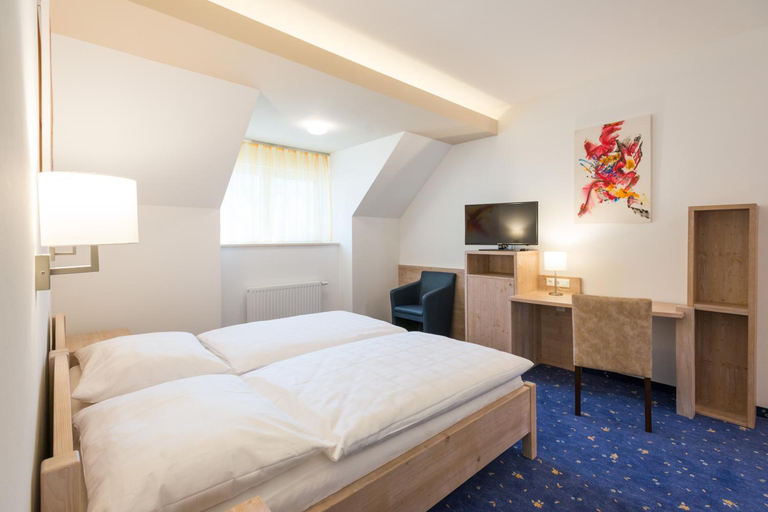 Bedroom 2, Hotel Vosenhuber, Amstetten