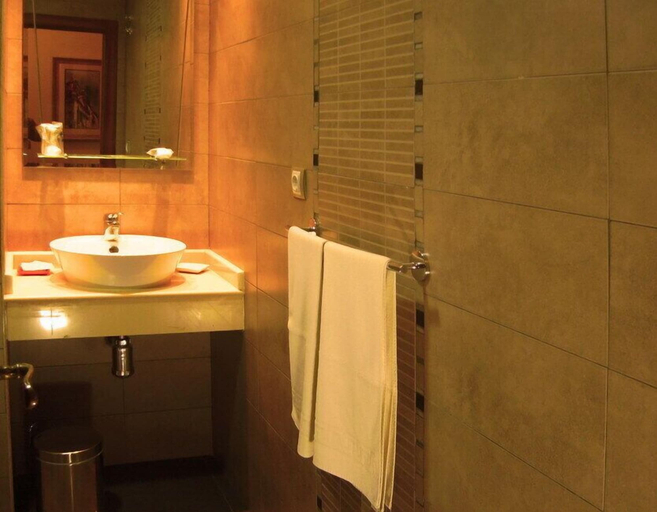 Bathroom 4, Hotel La Zambra, Jaén