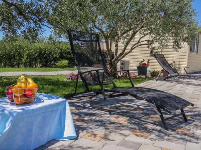 Others 4, Alluring Holiday Home in Pakoštane With Swimming Pool, Pakoštane