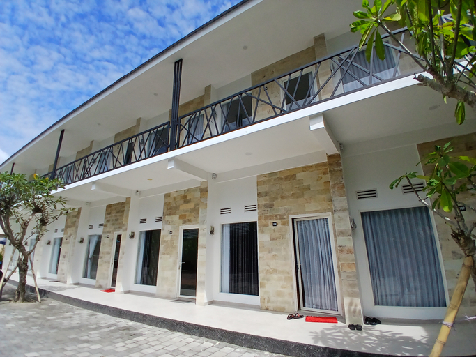 Exterior & Views 22