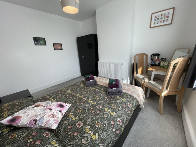 Others 2, Double Bedroom in Sudbury Hill Wembley - 10 mins from Wembley Stadium, London