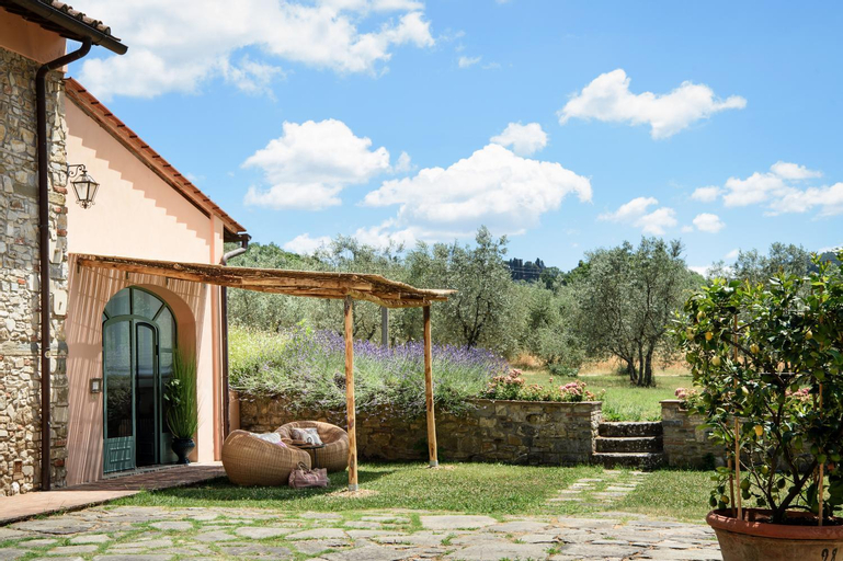 Exterior 2