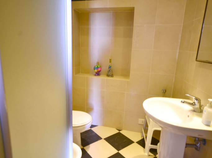 Bathroom, Farmhouse in Vinci With Pool & Vineyards, Florence