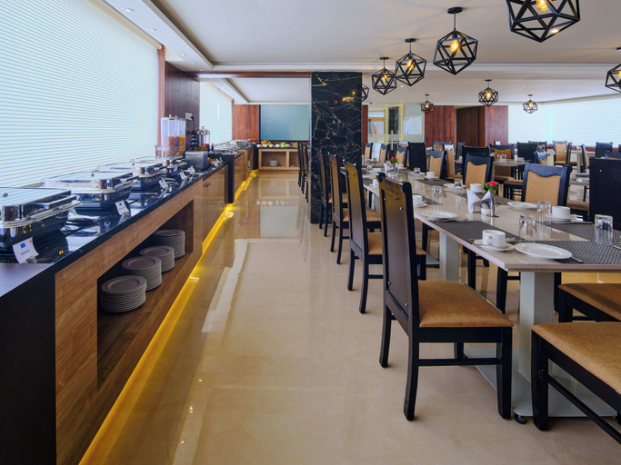 Food & Drinks 5, Essentia Premier Hotel Pune, Pune