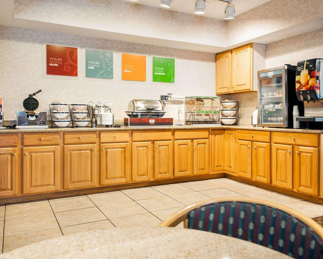 Food & Drinks 5, Comfort Inn Goshen, Elkhart
