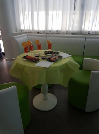 Others 5, Hotel Mutacita, Rimini