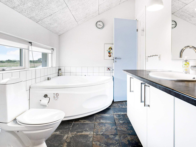 Bathroom 3, 4 Star Holiday Home in Jerup, Frederikshavn