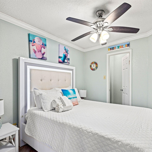 Room 5, Charming Waterfront Condo, Galveston