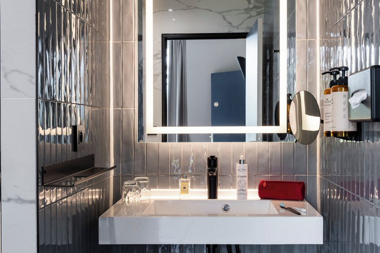 Bathroom 5, Hôtel Mercure Chantilly Resort & Conventions, Oise