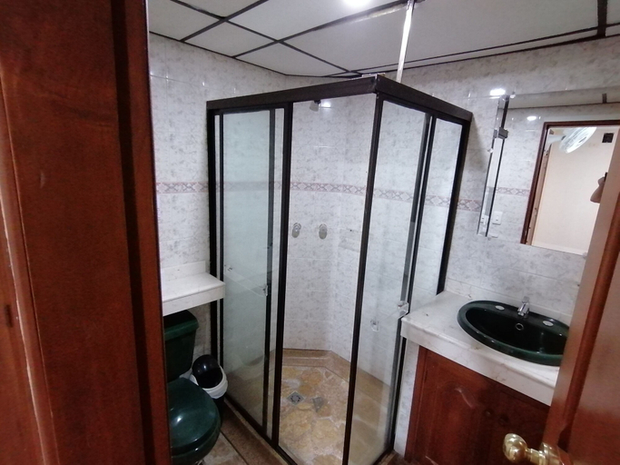 Bathroom 4, hotel golden suite., Dosquebradas
