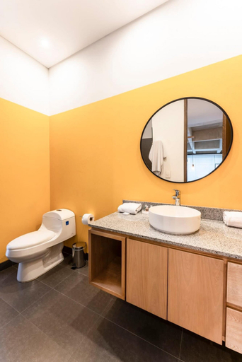 Bathroom, w Modern Loft in Parque 93, Santafé de Bogotá