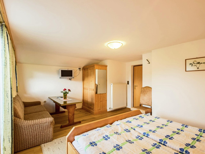 Bedroom 2, Apartment in Fugen Near the ski Area, Schwaz