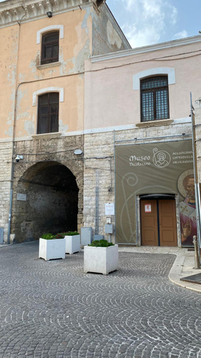 Others 5, Arco Vanese, Bari