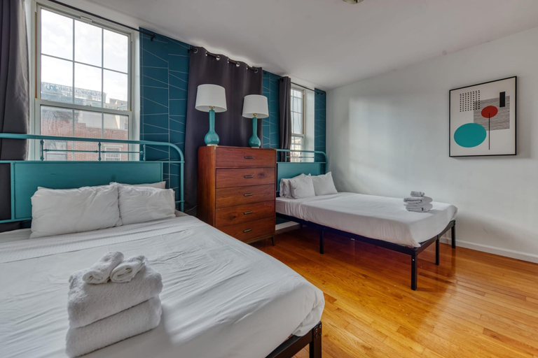 Bedroom 5, Stairway 3BR Apt w W D Ideal for Groups, Philadelphia