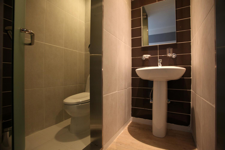 Bathroom 4